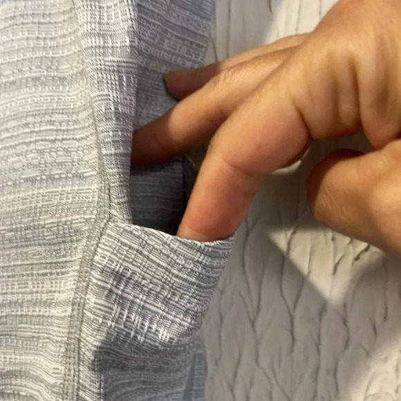 Athleta Chat To Town High Rise gray and white capri leggings size medium - Picture 6 of 11